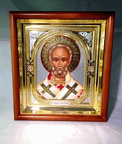 Икона свт. Николай Чудотворец в деревянном окладе (25,5х28,5см)